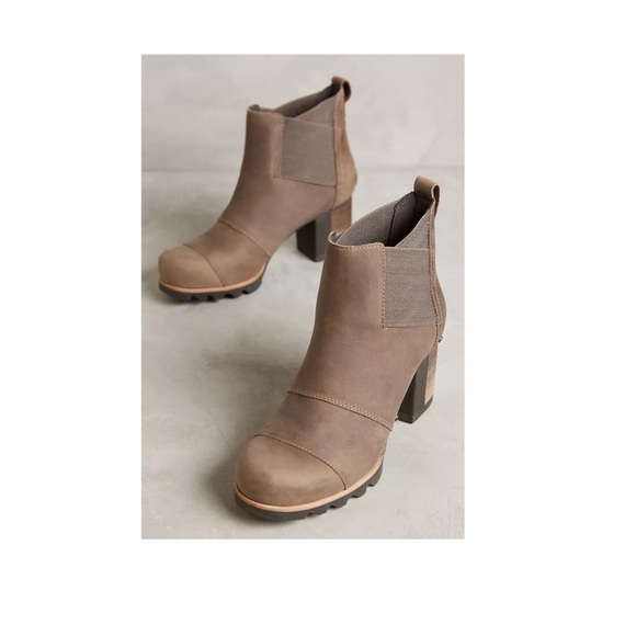 Sorel Addington waterproof leather heeled Chelsea boots - Picture 2 of 14
